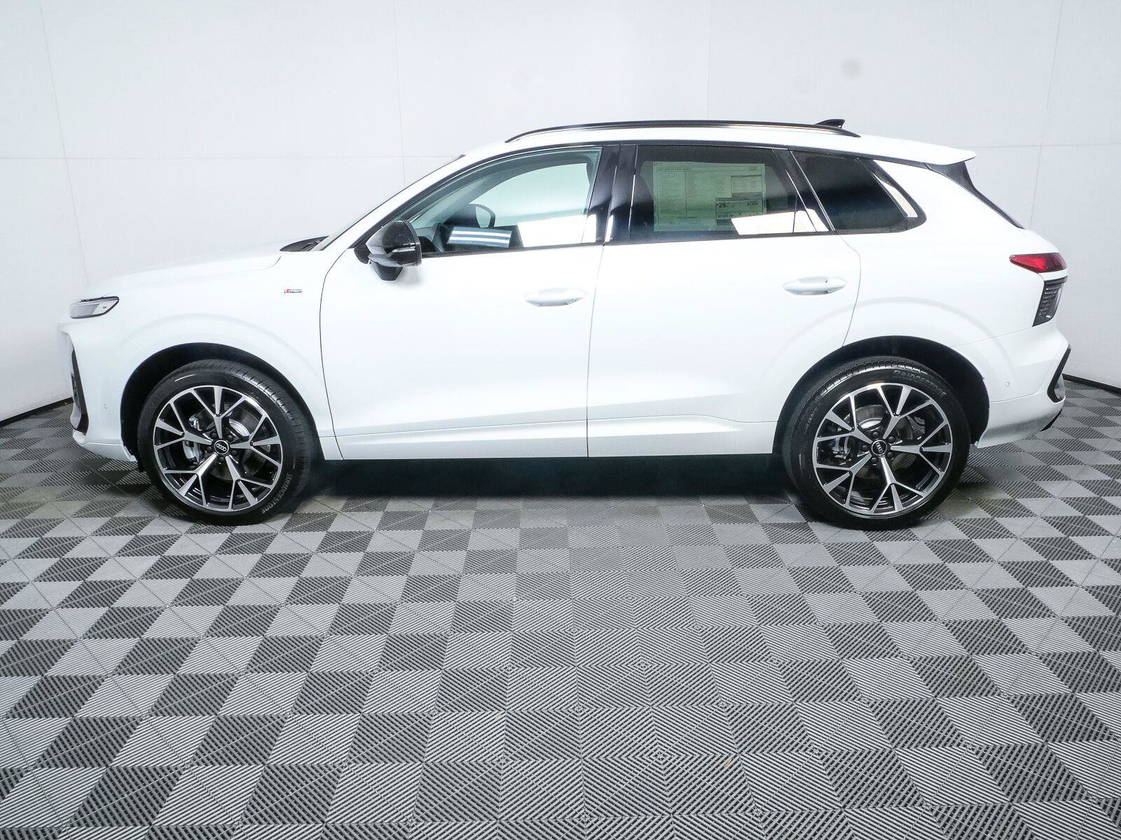 New 2026 Audi Q3 quattro 2.0T AWD/4WD image 28