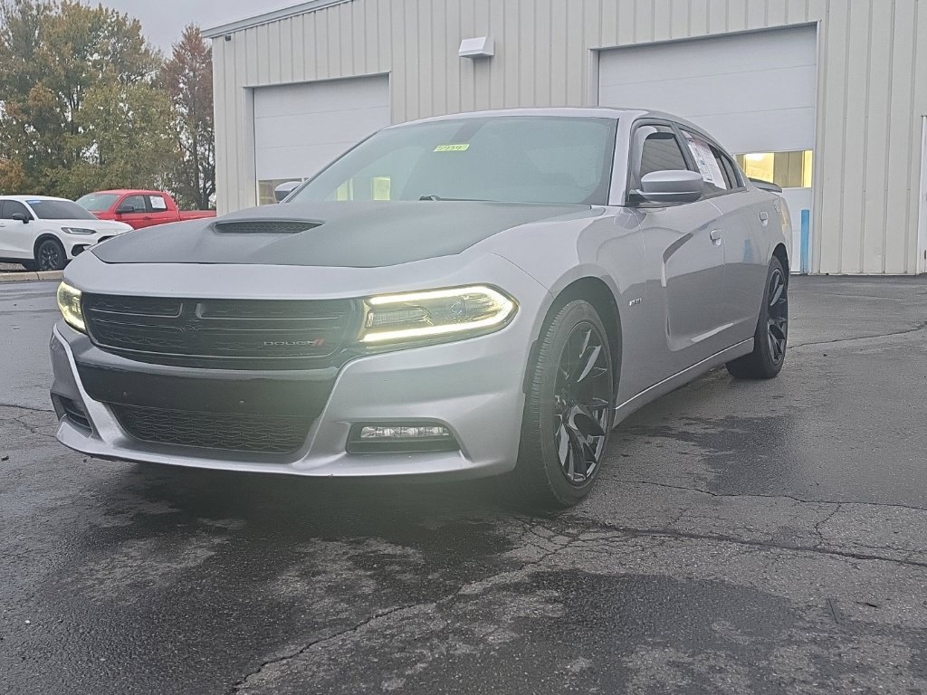 Used 2016 Dodge Charger R/T RWD image 3