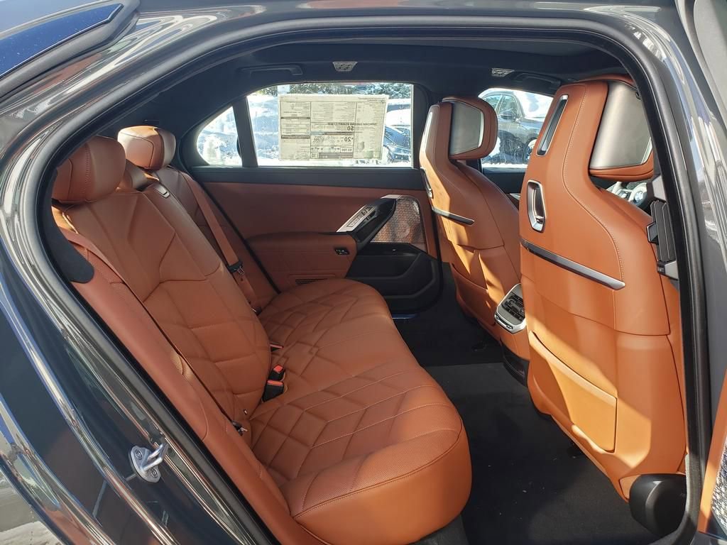 New 2026 BMW 760i xDrive image 17