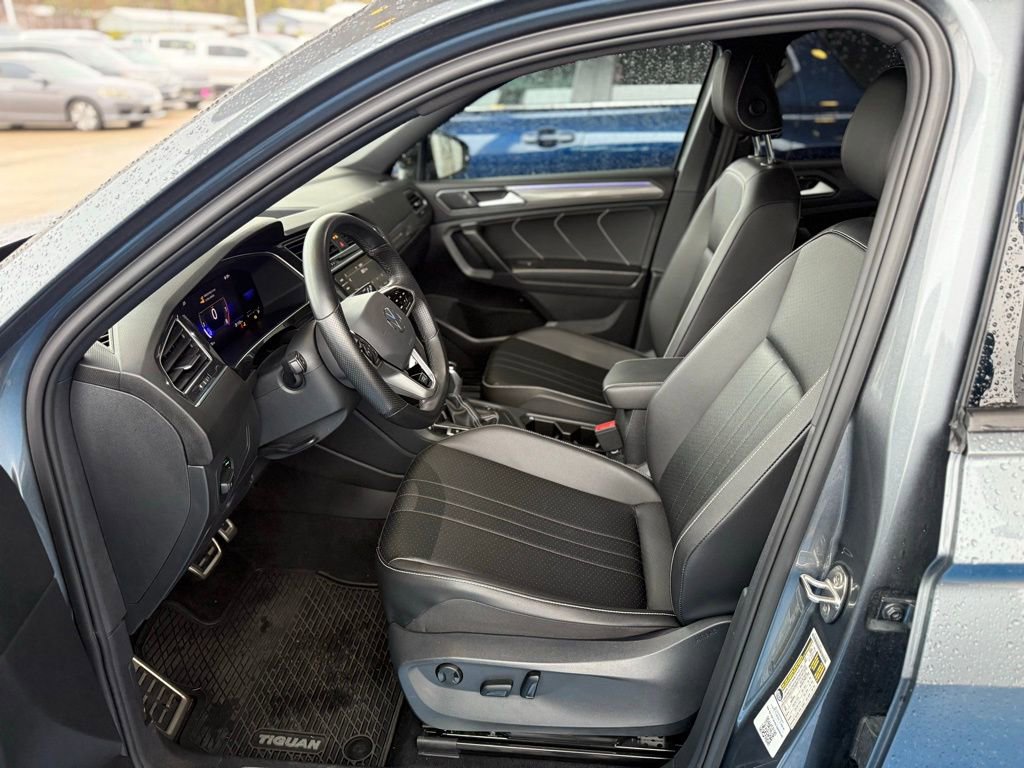 Used 2022 Volkswagen Tiguan SE R-Line image 19