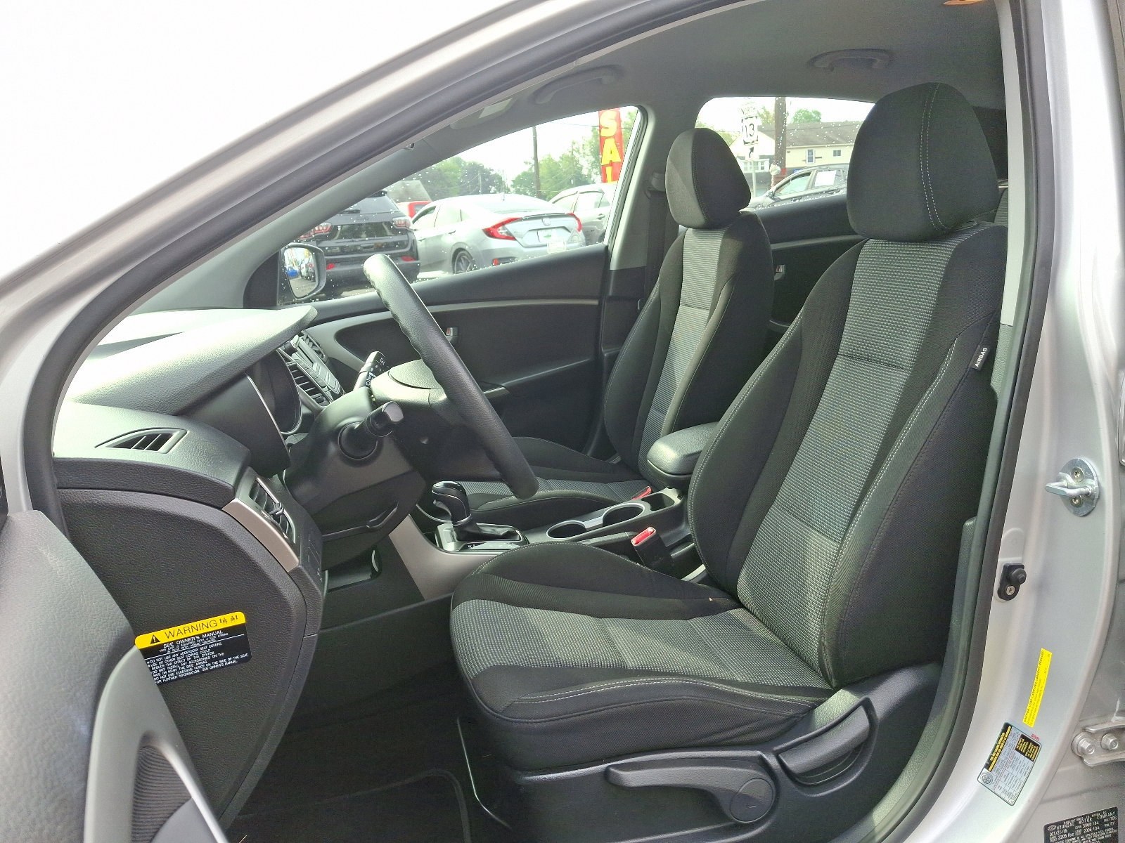 Used 2017 Hyundai Elantra GT image 13