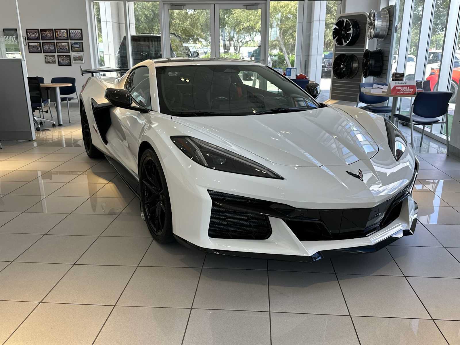 New 2027 Chevrolet Corvette Grand Sport w/ Z52 Sport Performance Package RWD image 8