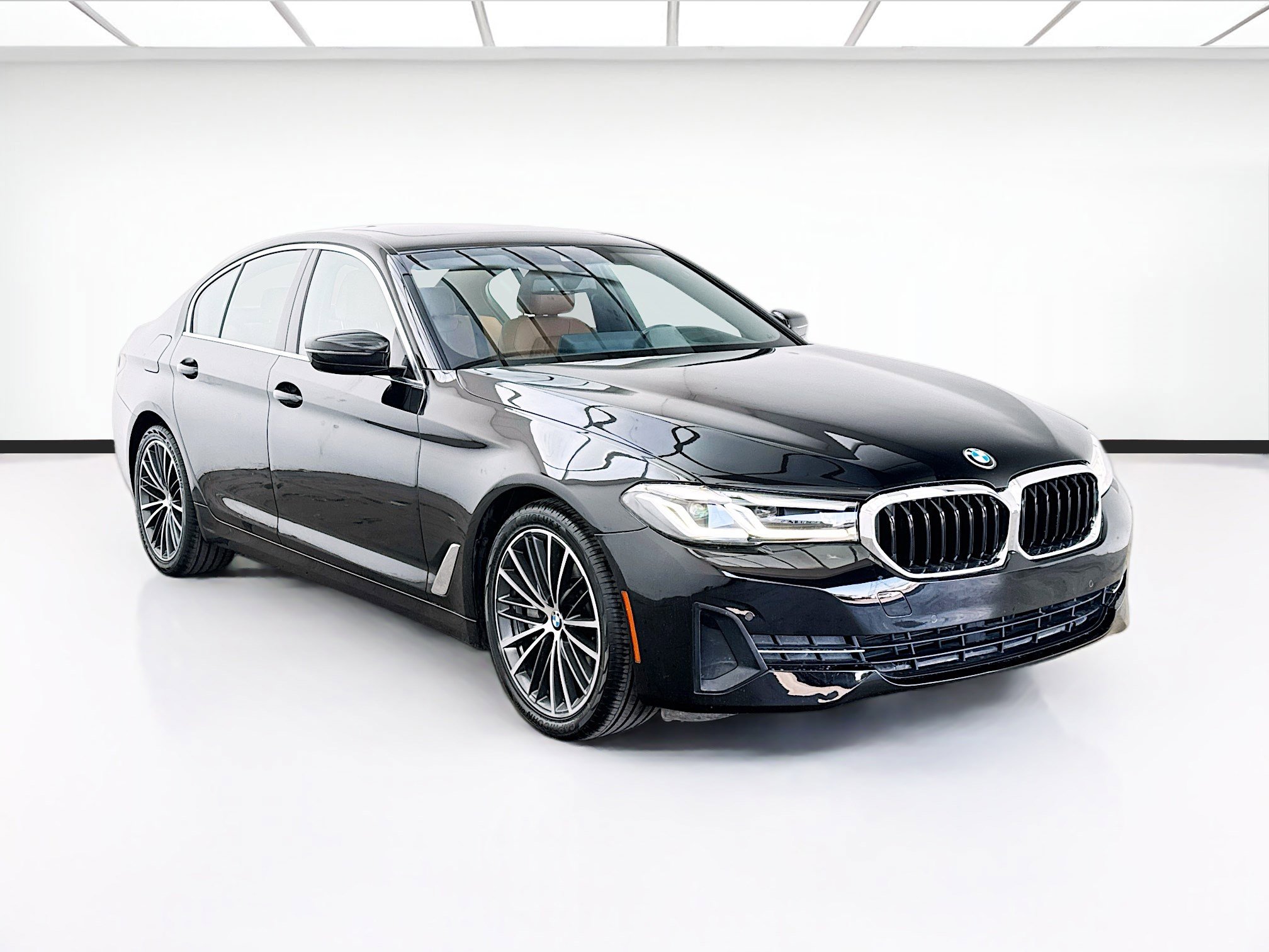 Used 2022 BMW 530i w/ Premium Package image 3