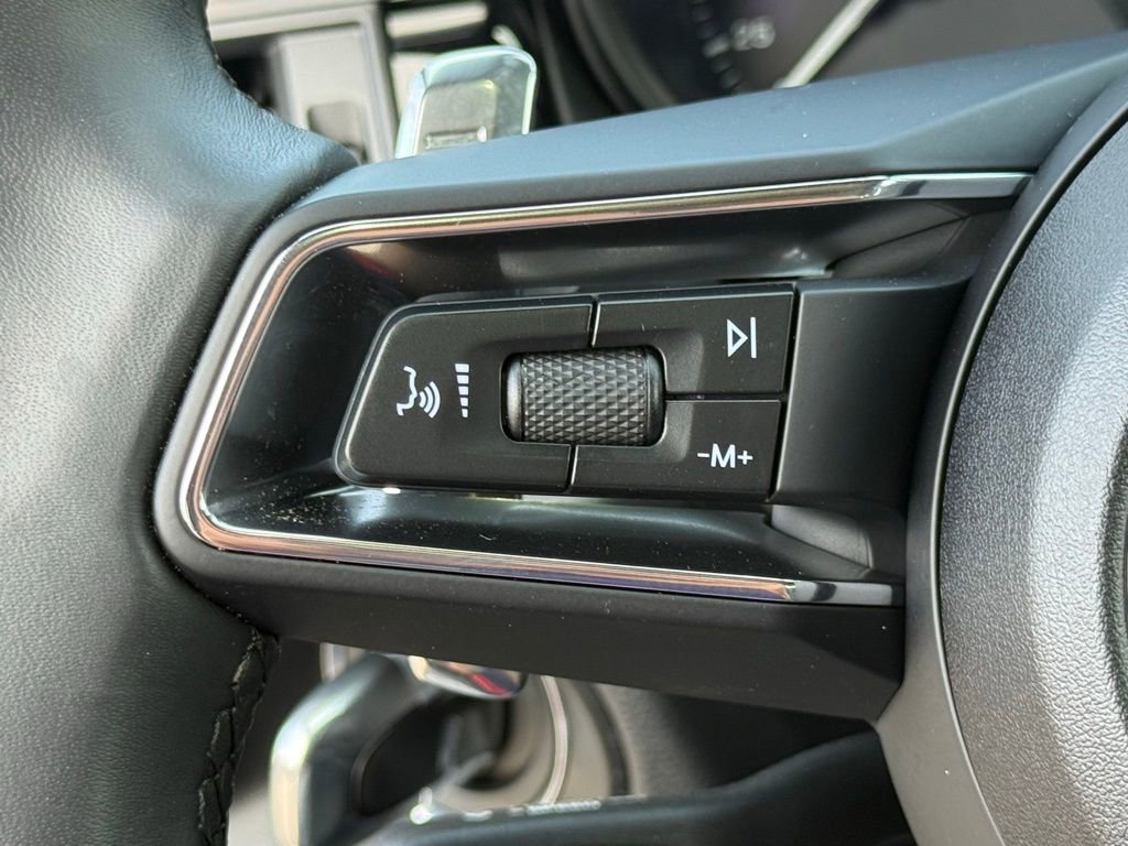 Used 2025 Porsche Macan image 22