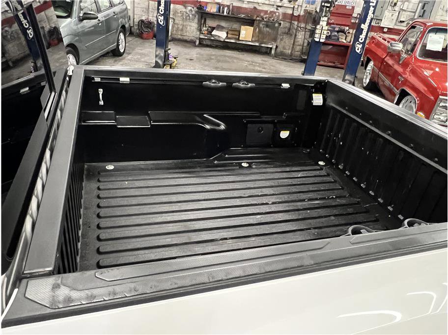 Used 2022 Toyota Tacoma TRD Off-Road image 11