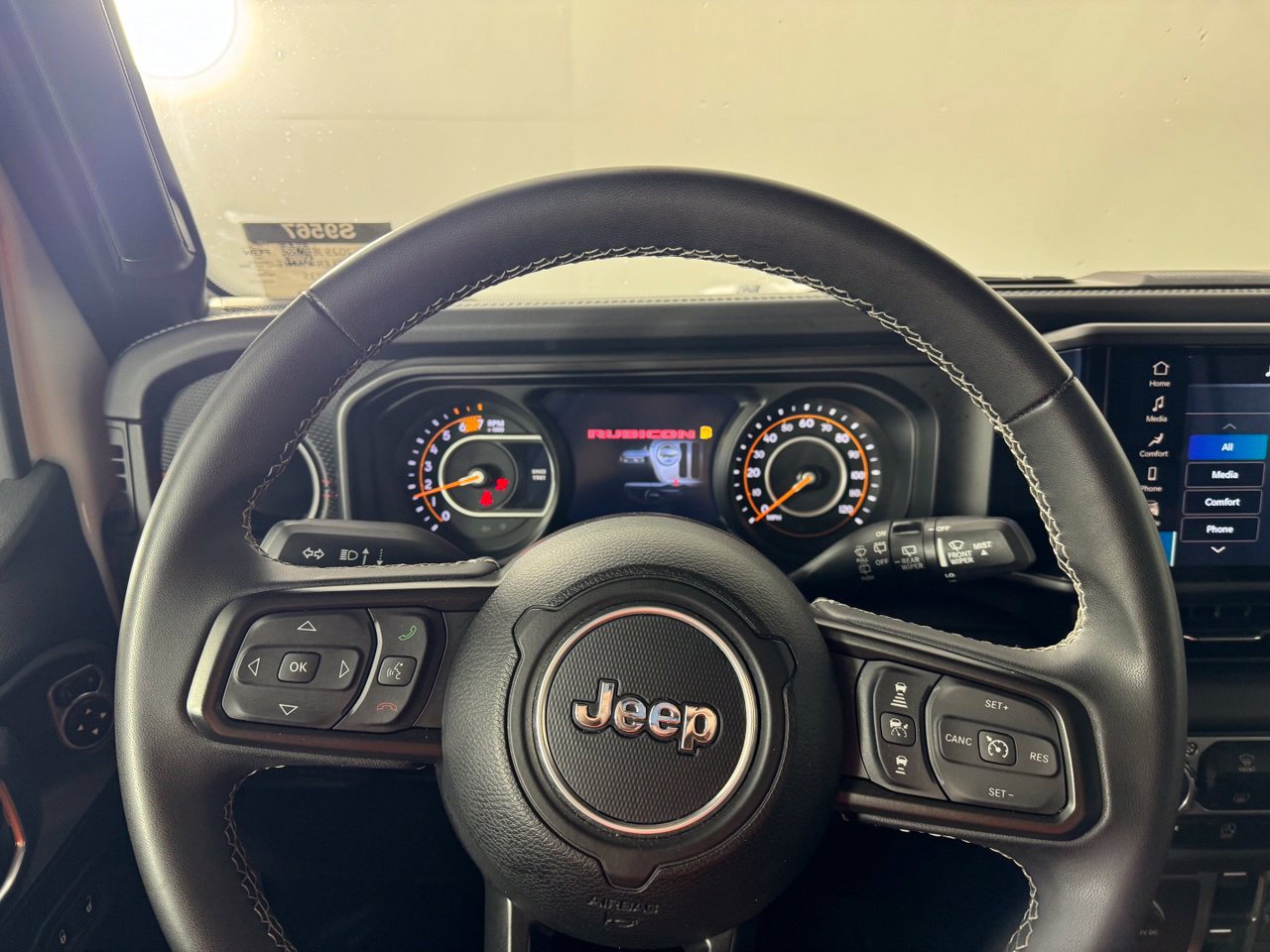 Used 2025 Jeep Wrangler Unlimited Rubicon AWD/4WD image 16
