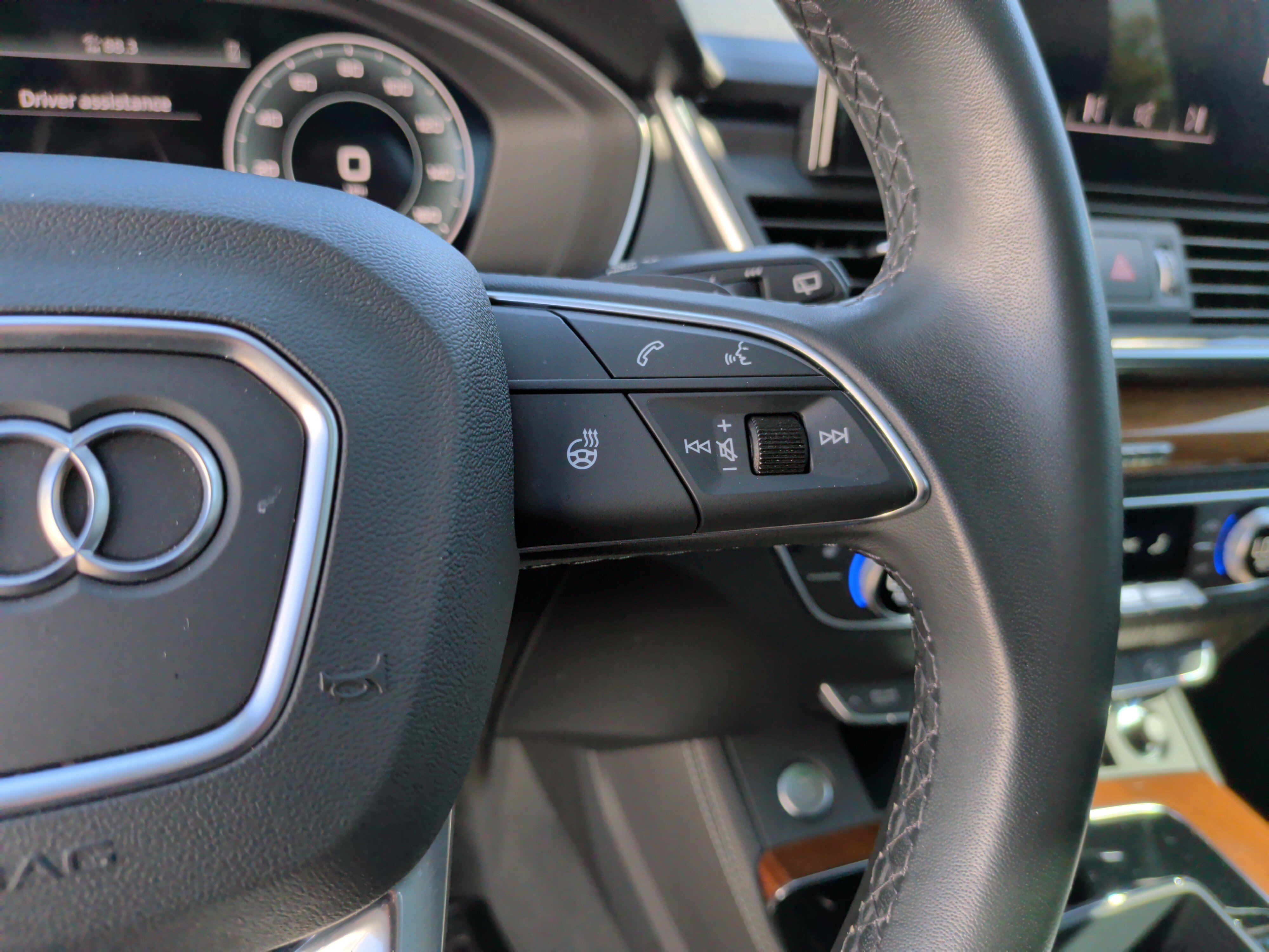 Certified 2023 Audi Q5 e Premium Plus w/ Premium Plus Package image 19