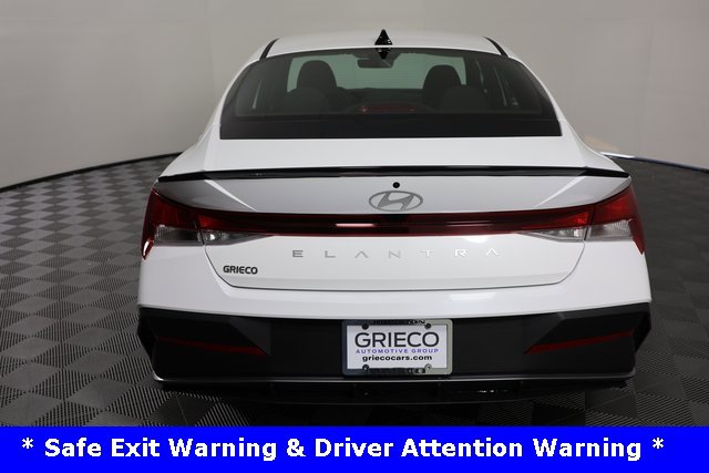 Certified 2025 Hyundai Elantra Sport image 7