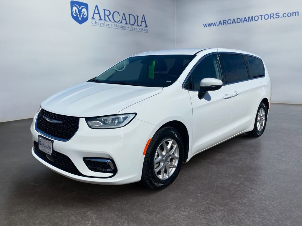 Used 2023 Chrysler Pacifica Touring-L