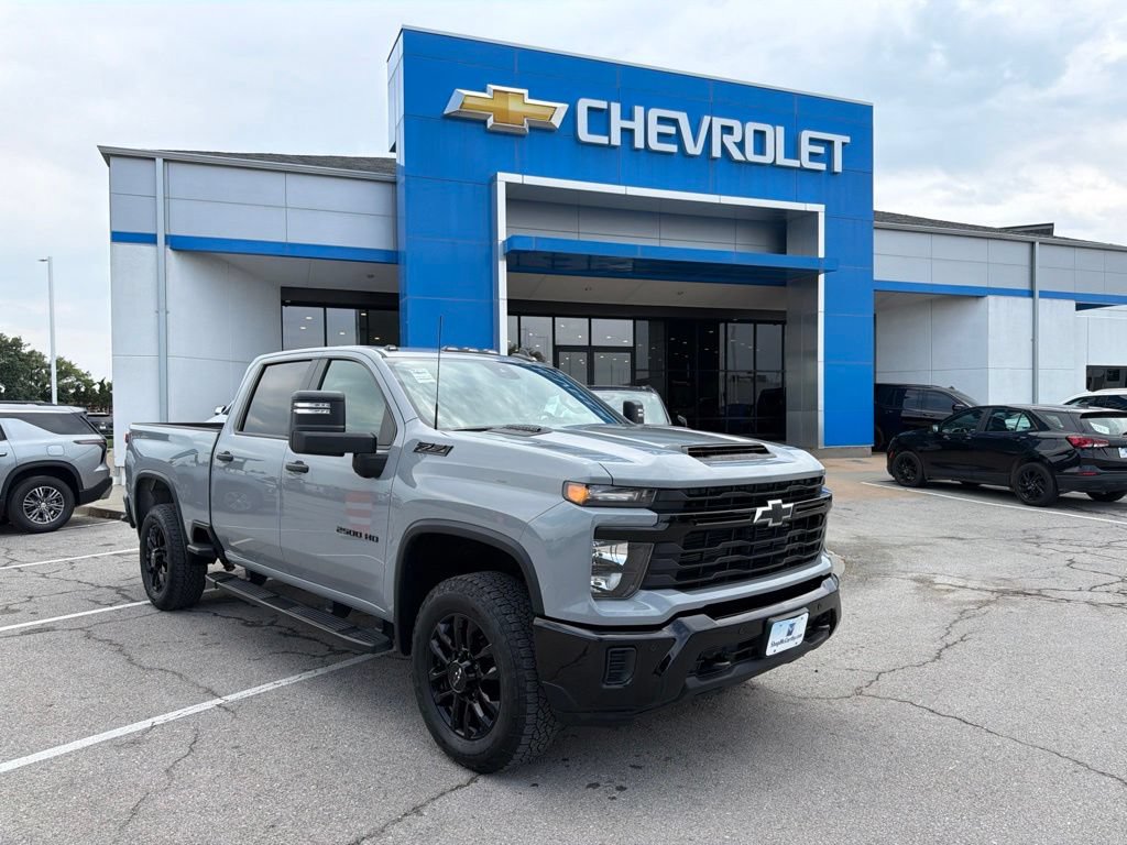 Used 2025 Chevrolet Silverado 2500 Custom w/ Custom Value Package AWD/4WD image 1