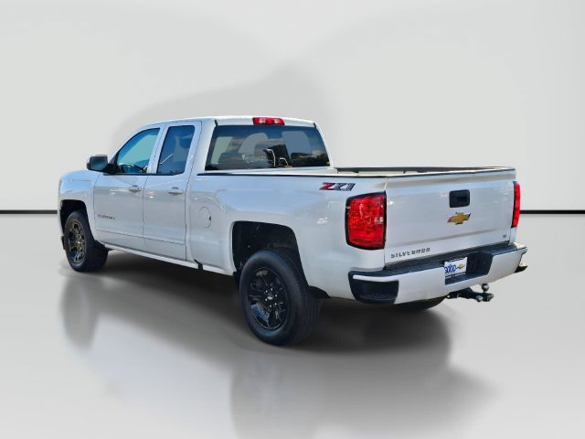 Used 2018 Chevrolet Silverado 1500 LT w/ All Star Edition AWD/4WD image 3