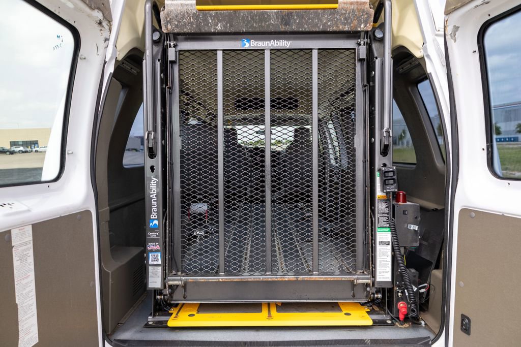 Used 2013 Ford E-250 and Econoline 250 Extended w/ PWR Group image 20