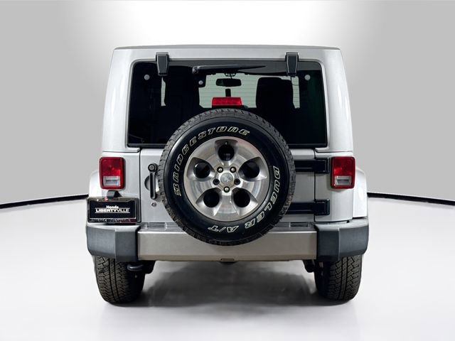 Used 2018 Jeep Wrangler Sahara w/ Connectivity Group AWD/4WD image 9