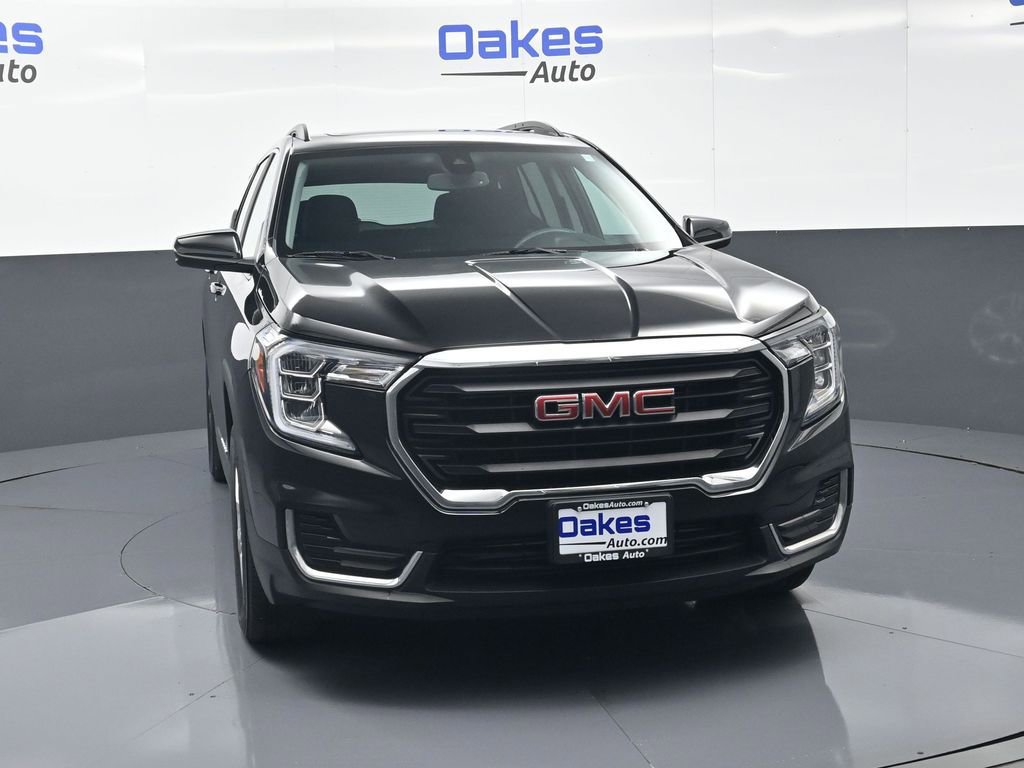 Used 2023 GMC Terrain SLE w/ Driver Convenience Package AWD/4WD image 3