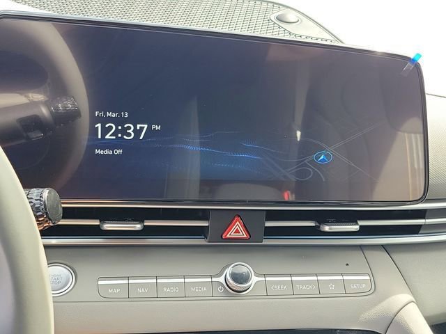 Certified 2025 Hyundai Elantra SEL image 9