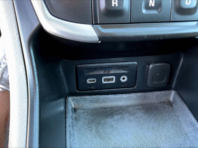 Used 2022 GMC Terrain SLT w/ LPO, Floor Liner Package AWD/4WD image 18