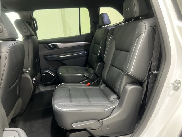 Certified 2025 Buick Enclave Sport Touring w/ Power Package FWD image 24