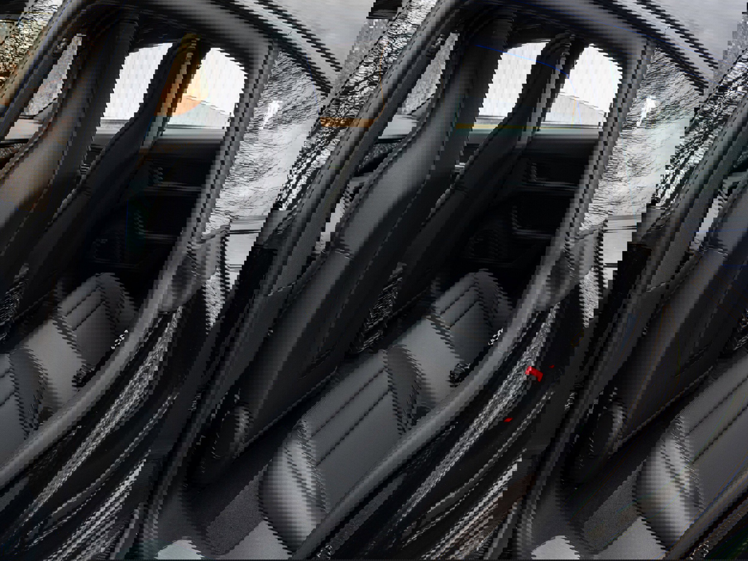 Used 2025 Porsche Taycan 4S image 36