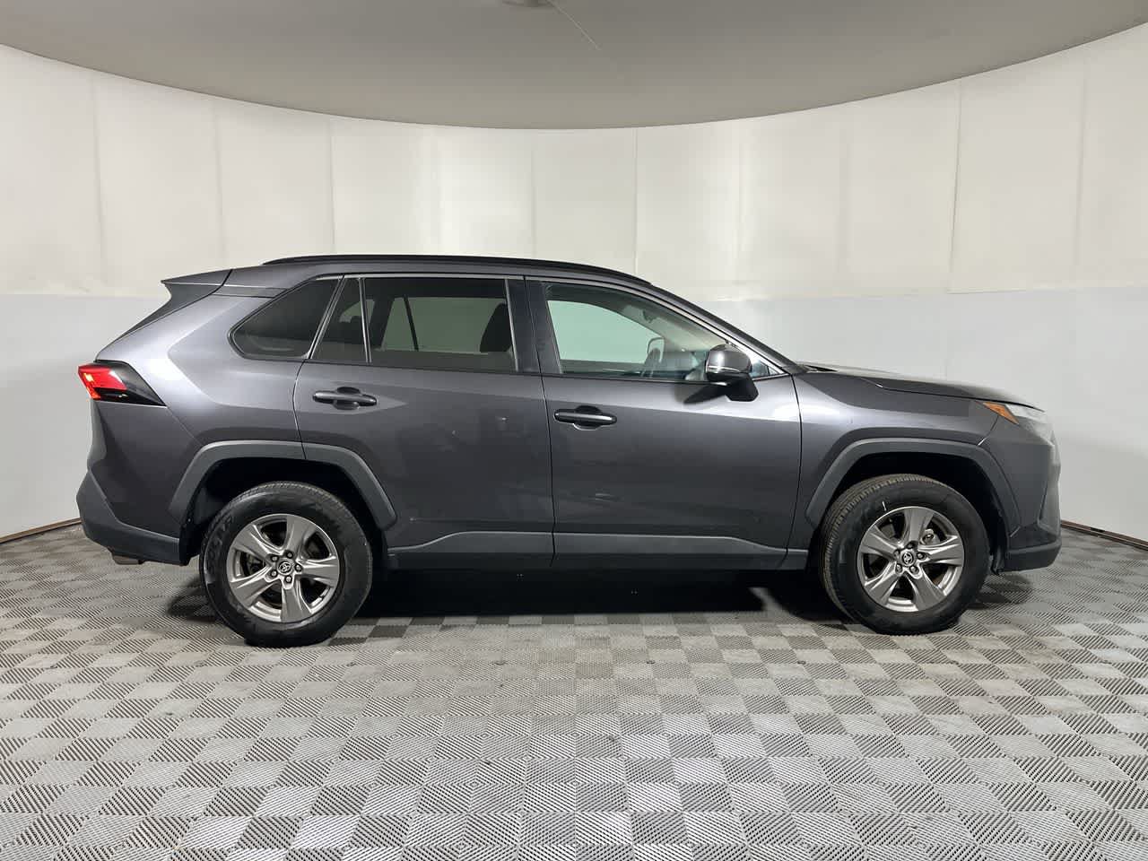 Used 2024 Toyota RAV4 XLE AWD/4WD image 9
