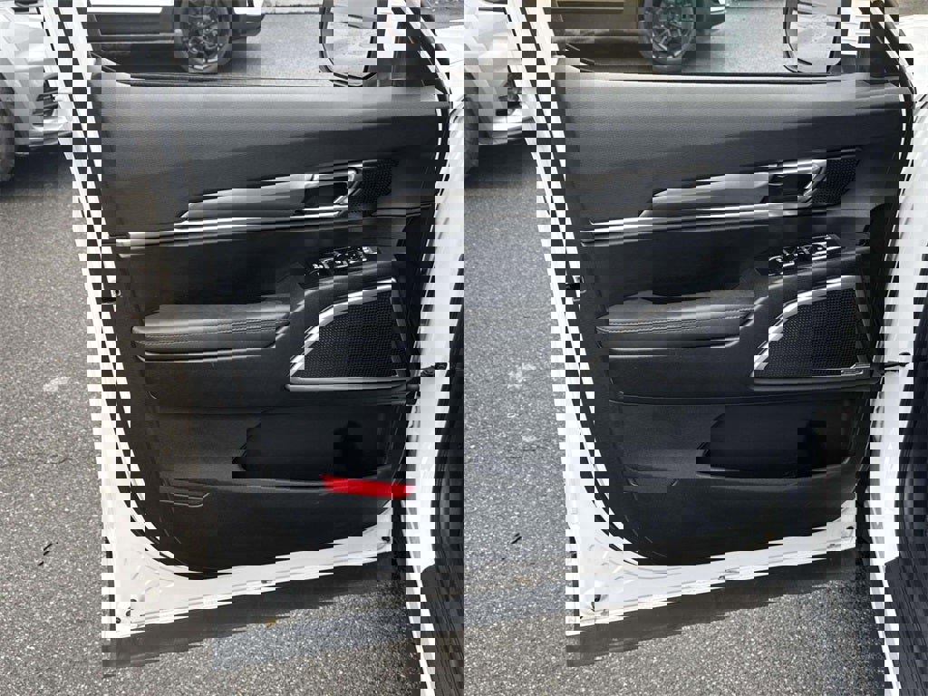 Used 2023 Kia Telluride LX image 16