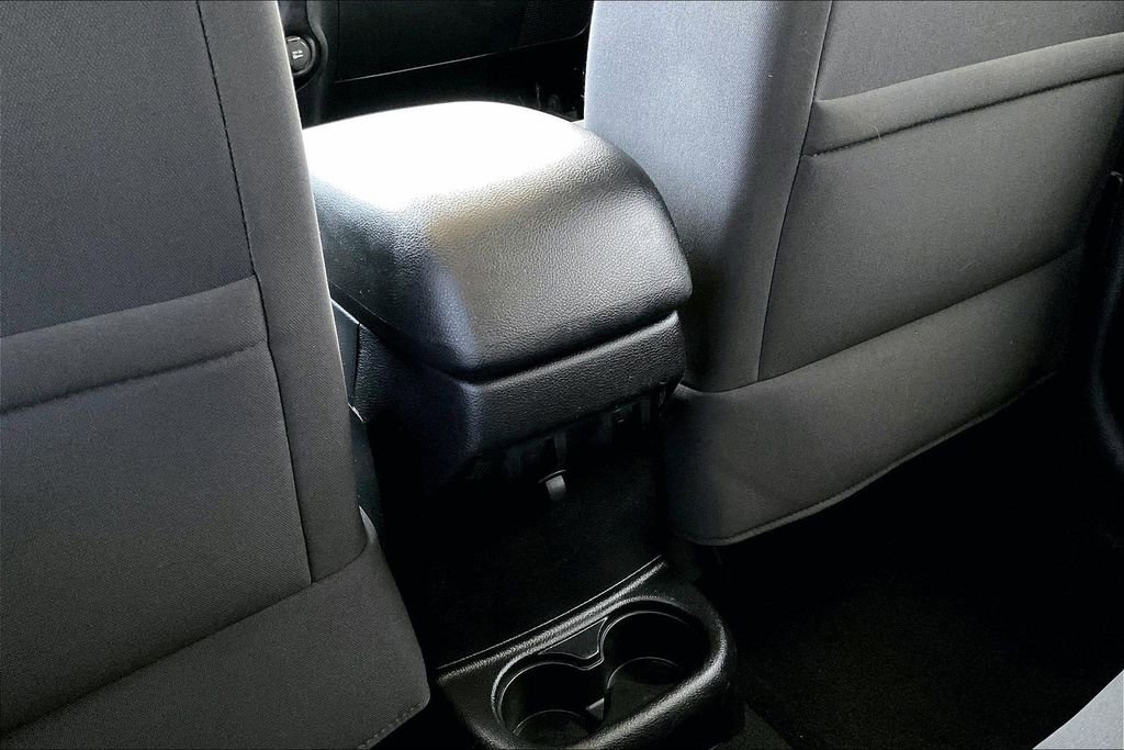 Used 2016 Jeep Wrangler Unlimited Sahara w/ Connectivity Group image 32