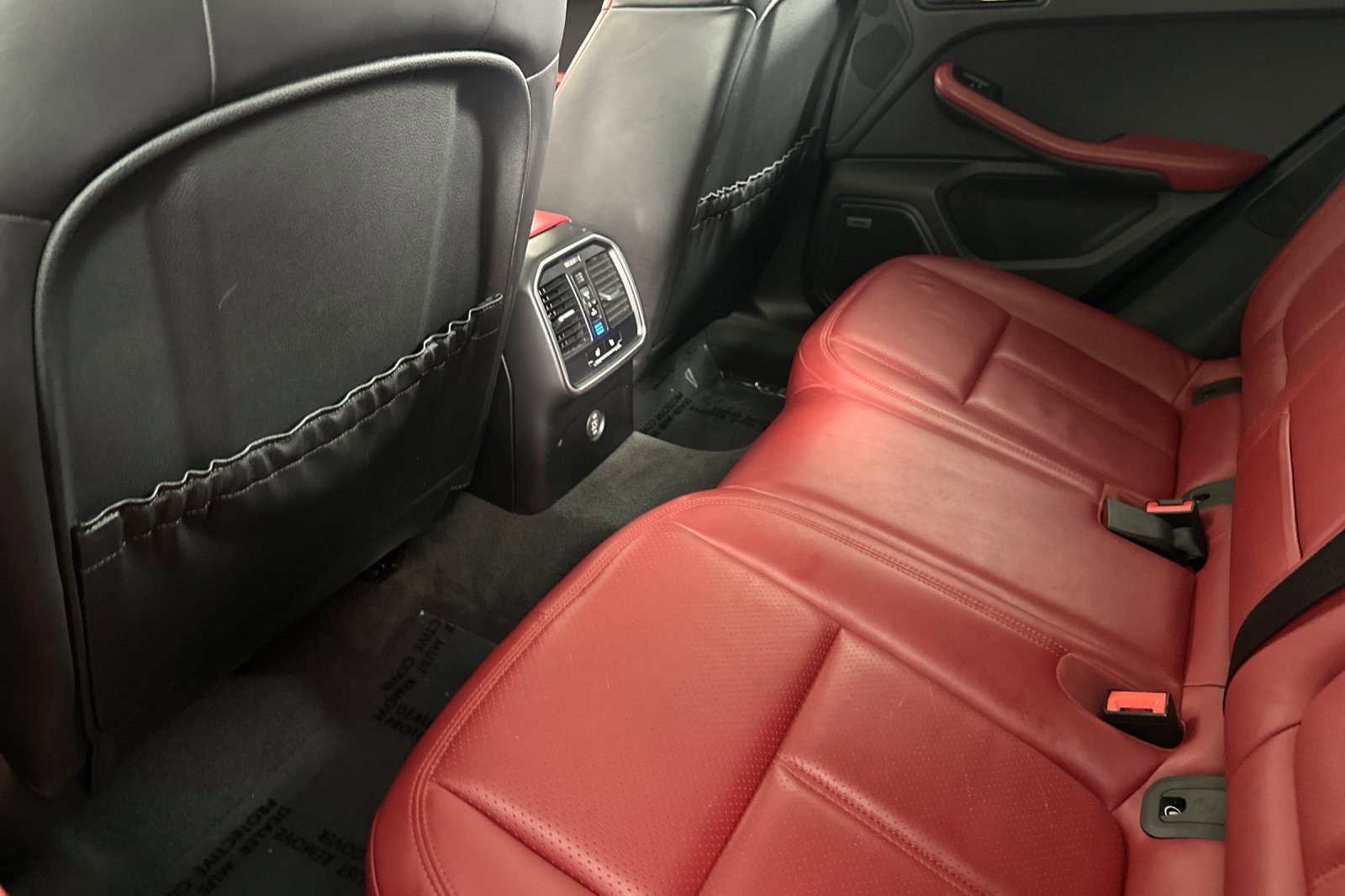 Used 2018 Porsche Macan AWD/4WD image 11