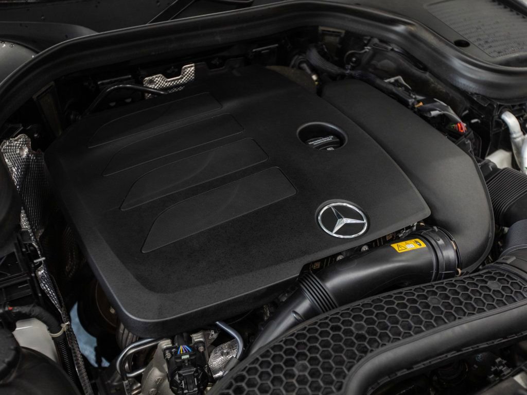 Used 2021 Mercedes-Benz GLC 300 4MATIC Coupe image 6