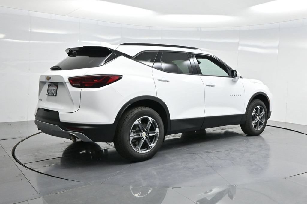 New 2025 Chevrolet Blazer LT w/ Convenience Package FWD image 48