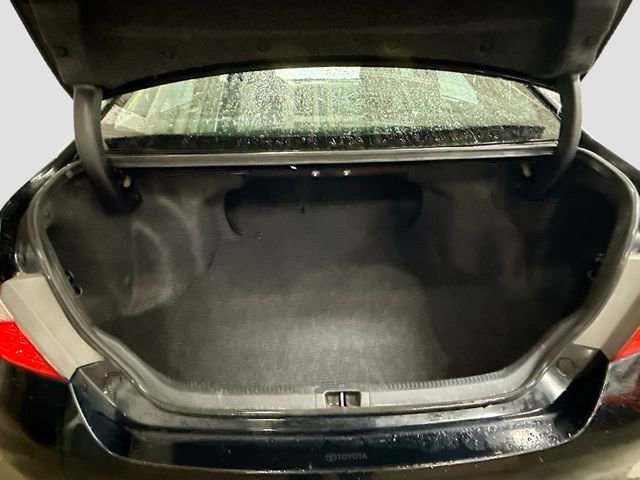 Used 2017 Toyota Camry XLE w/ Moonroof Package FWD image 25