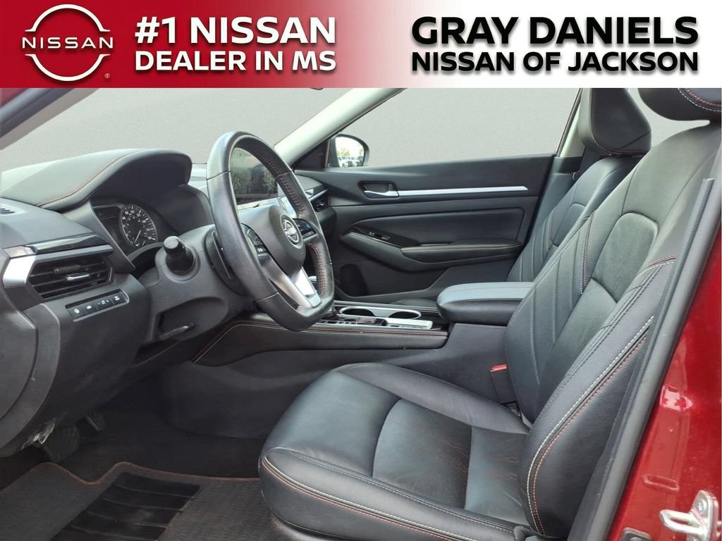 Certified 2024 Nissan Altima 2.0 SR FWD image 25