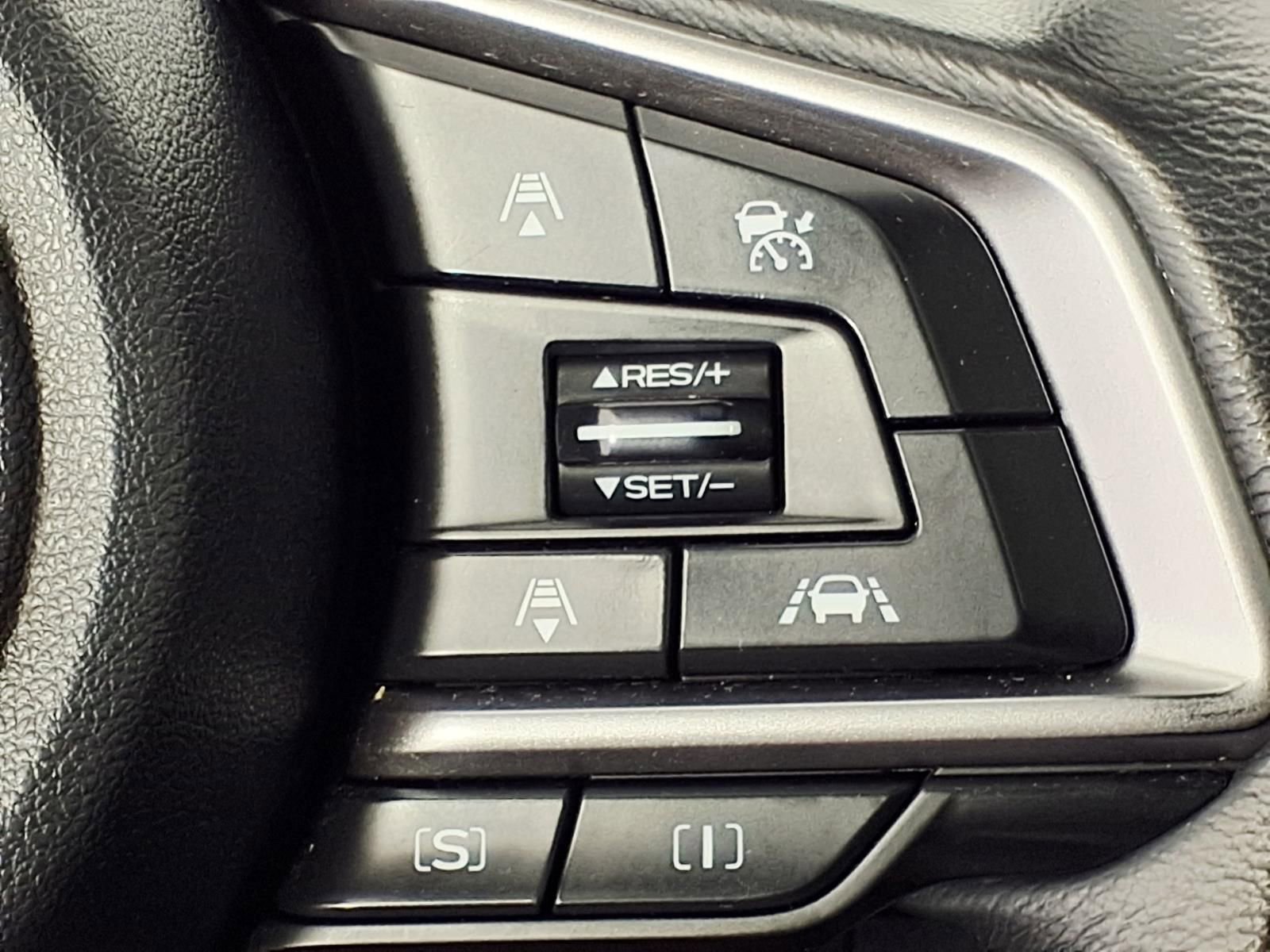 Used 2020 Subaru Crosstrek 2.0i Limited w/ Moonroof Package w/Navigation image 19