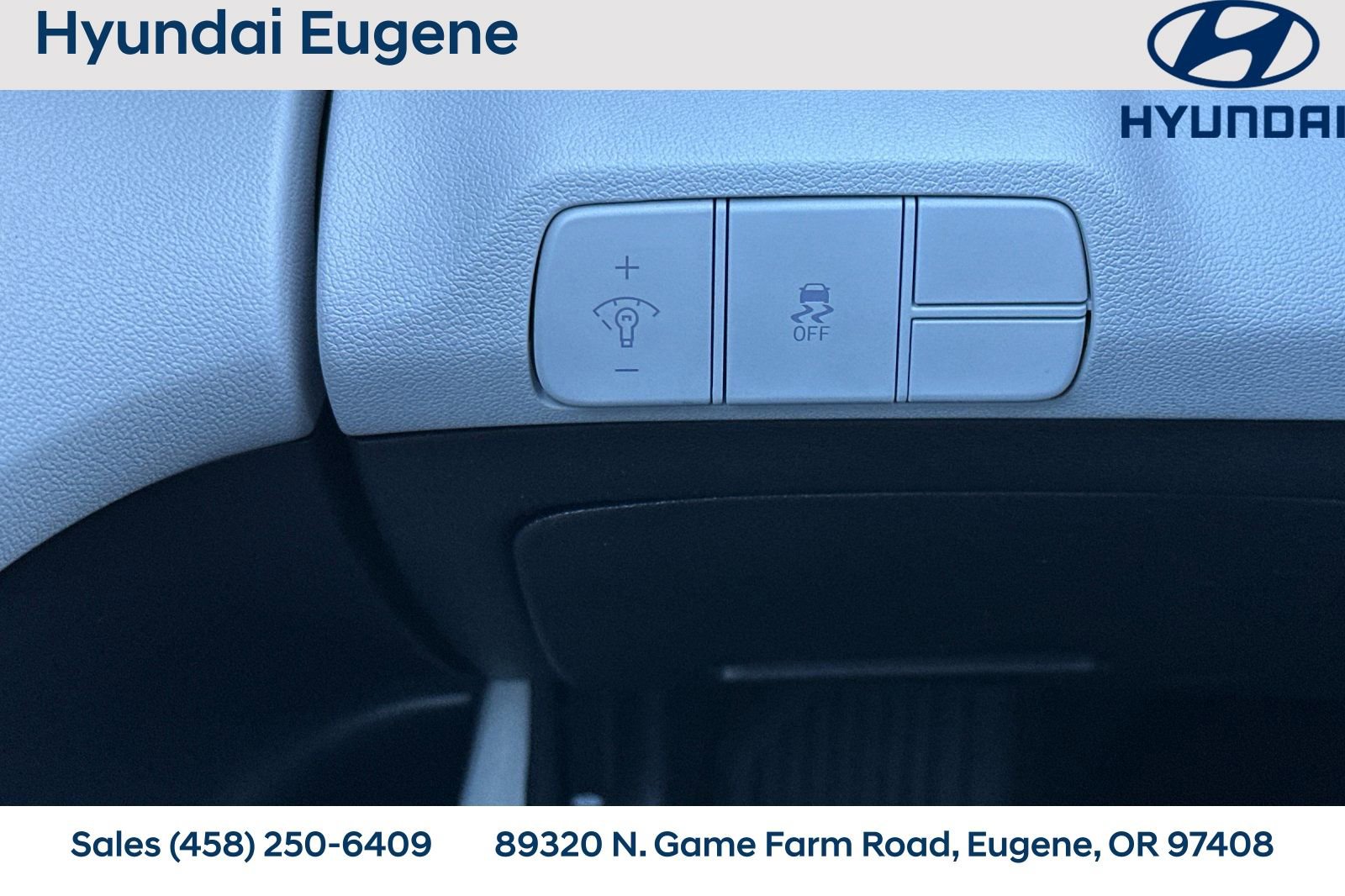 Used 2025 Hyundai Elantra Limited w/ Cargo Package image 33