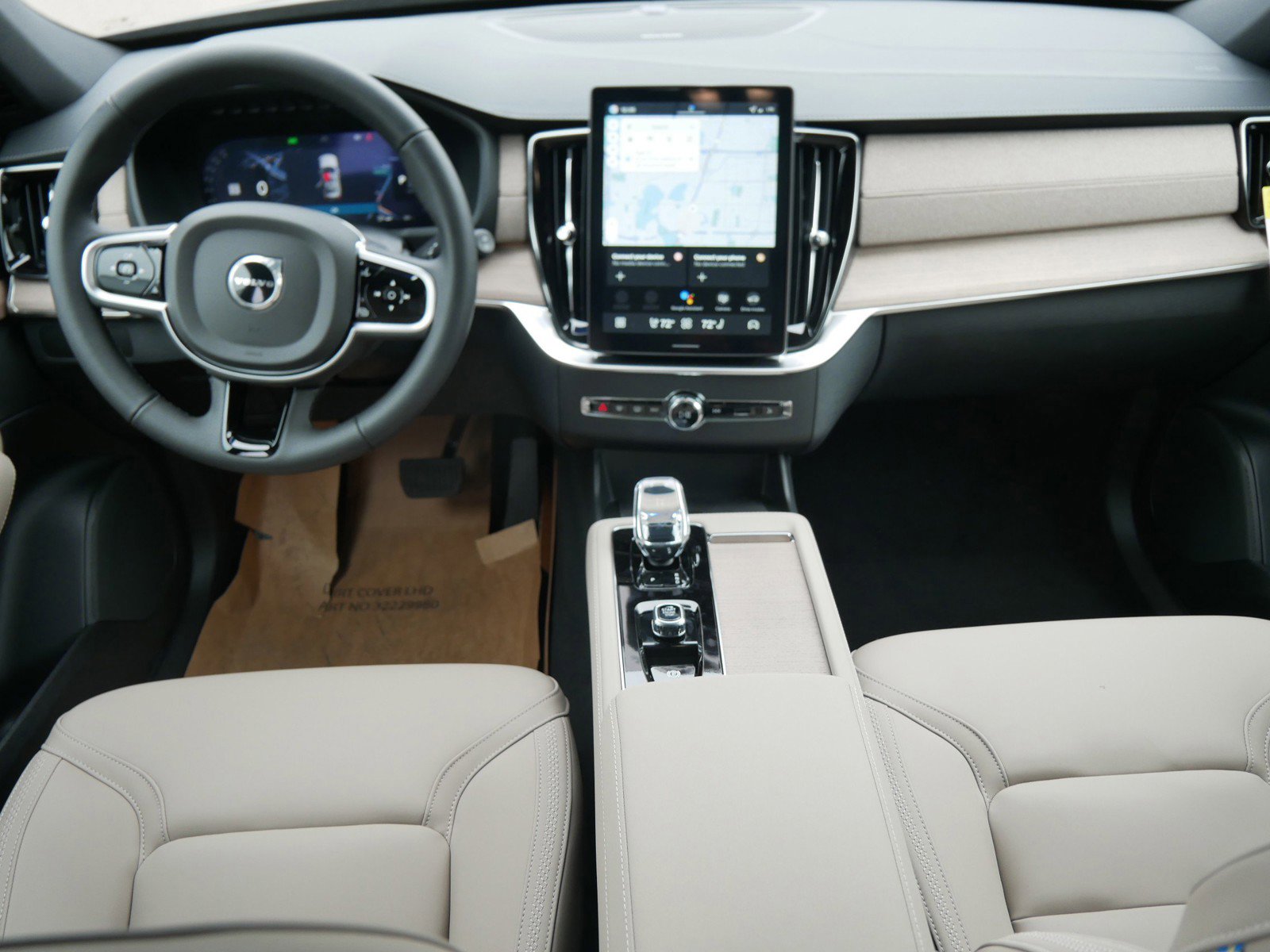 New 2026 Volvo XC90 B6 Plus w/ Protection Package Premier image 7