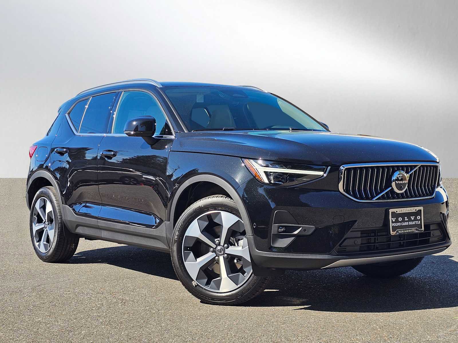 New 2025 Volvo XC40 B5 Plus w/ Protection Package Premier image 1