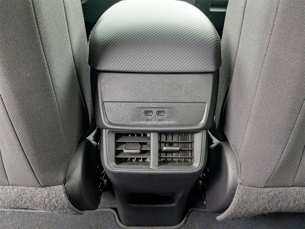 Used 2025 Chevrolet Equinox LT image 29