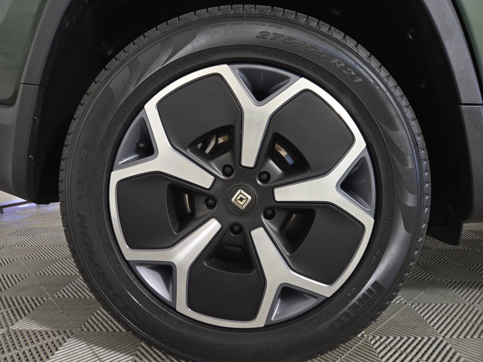 Used 2024 Rivian R1T Adventure Dual AWD/4WD image 12