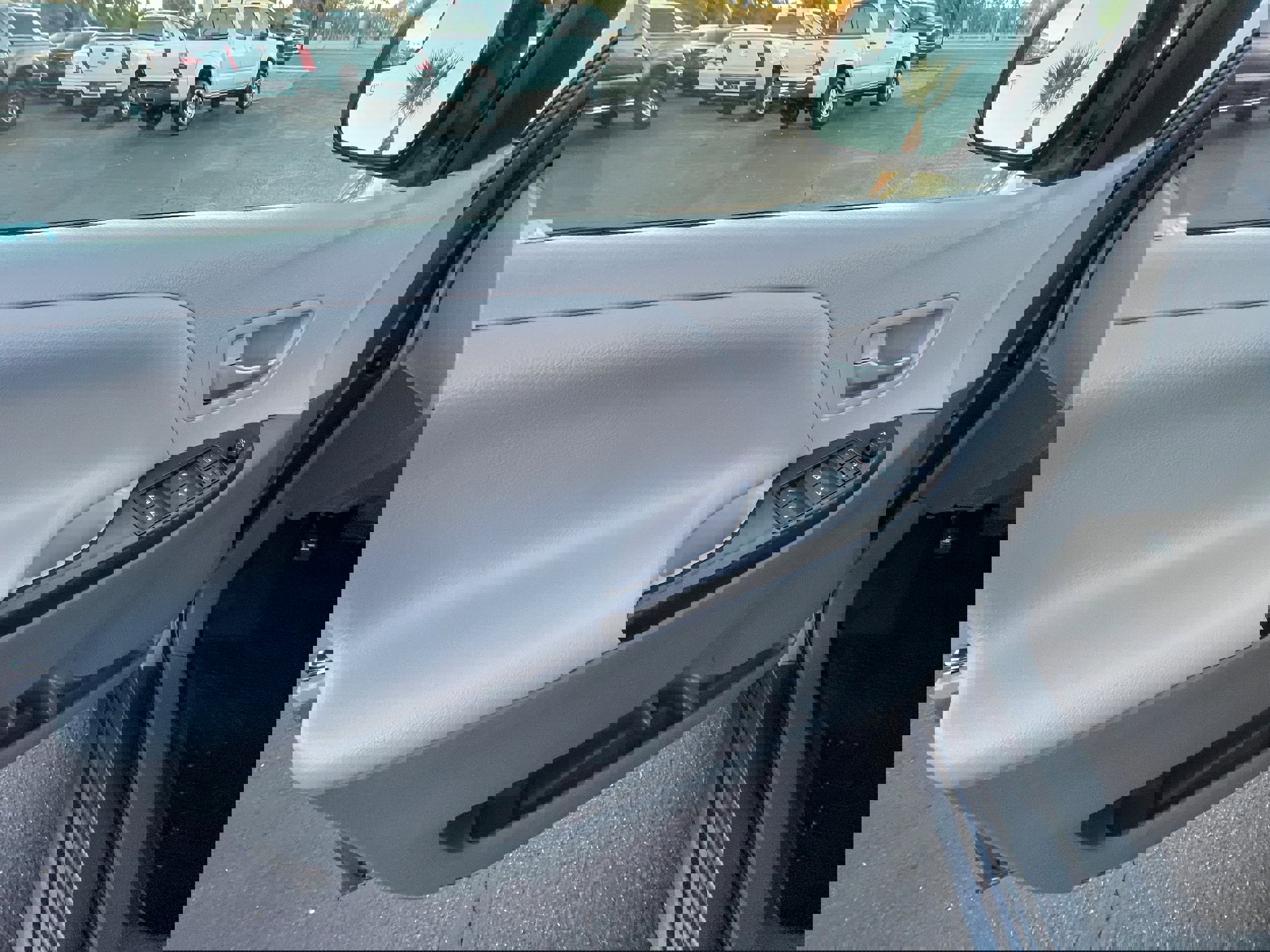 Used 2015 Toyota Sienna LE image 12