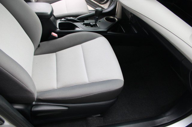 Used 2015 Toyota RAV4 LE FWD image 19