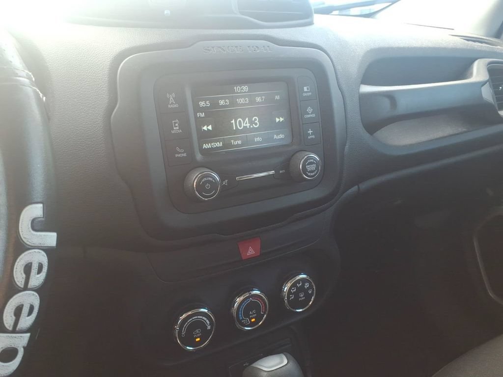 Used 2017 Jeep Renegade Latitude AWD/4WD image 13