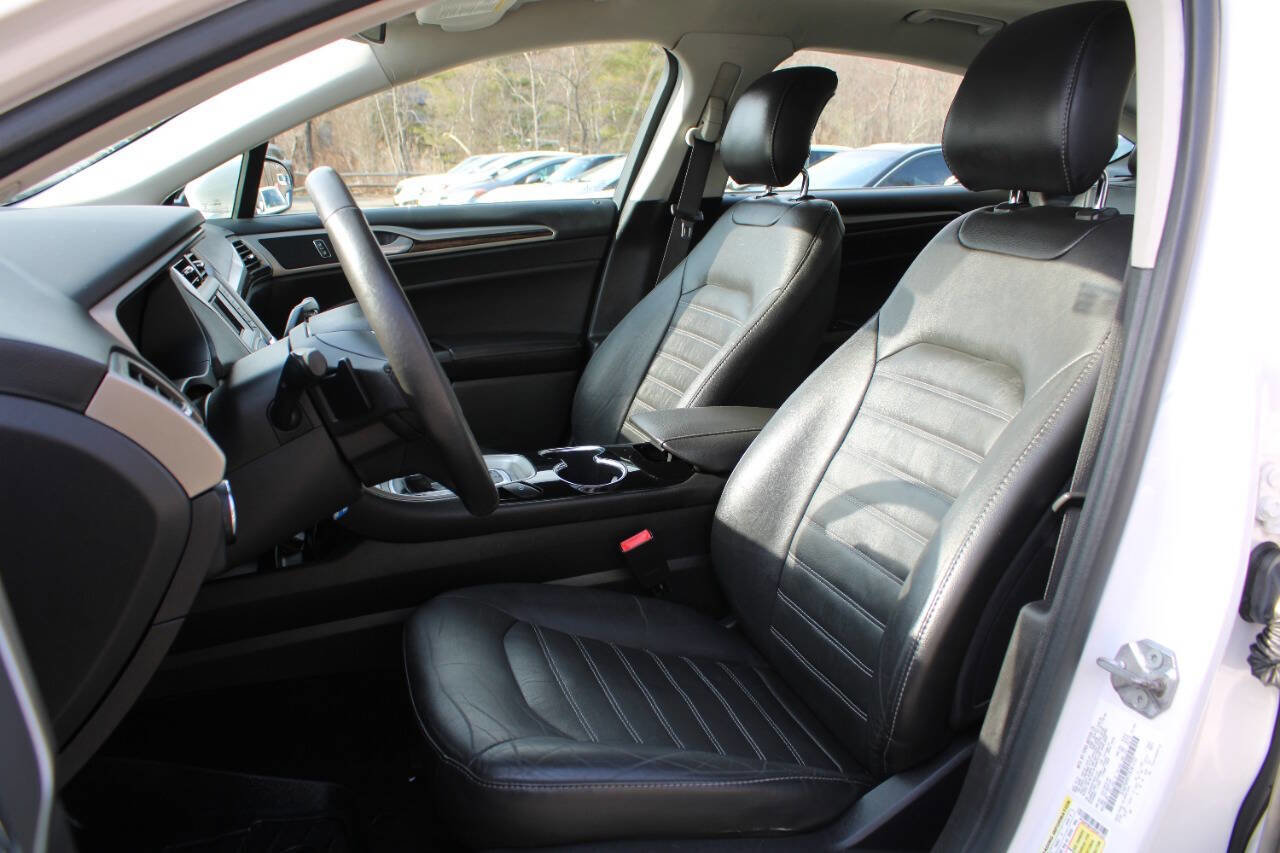 Used 2014 Ford Fusion SE w/ Equipment Group 202A image 23