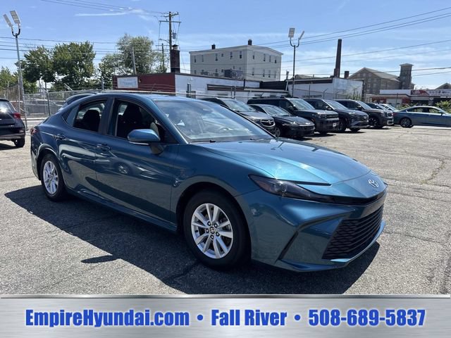 Used 2025 Toyota Camry LE FWD image 2