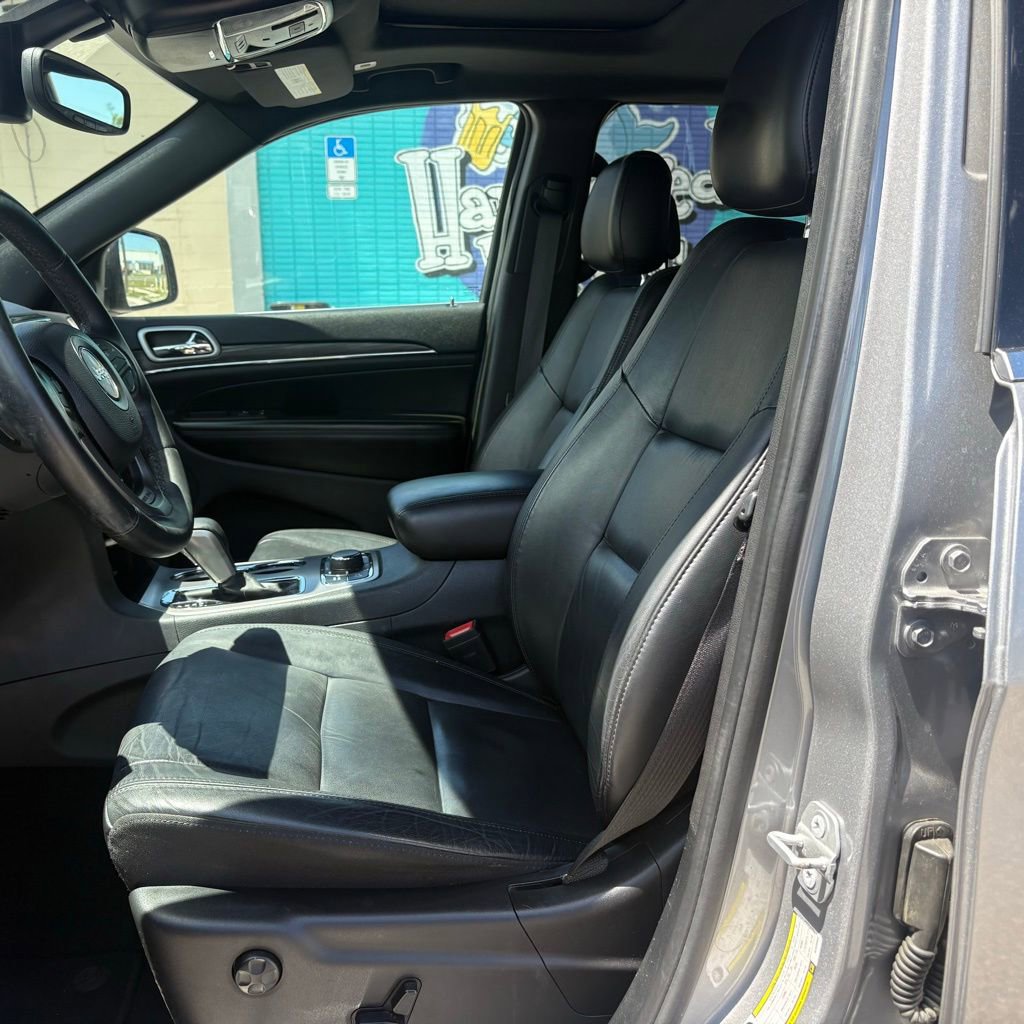 Used 2019 Jeep Grand Cherokee Limited AWD/4WD image 9