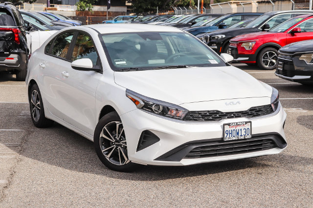 Used 2023 Kia Forte LXS FWD image 2