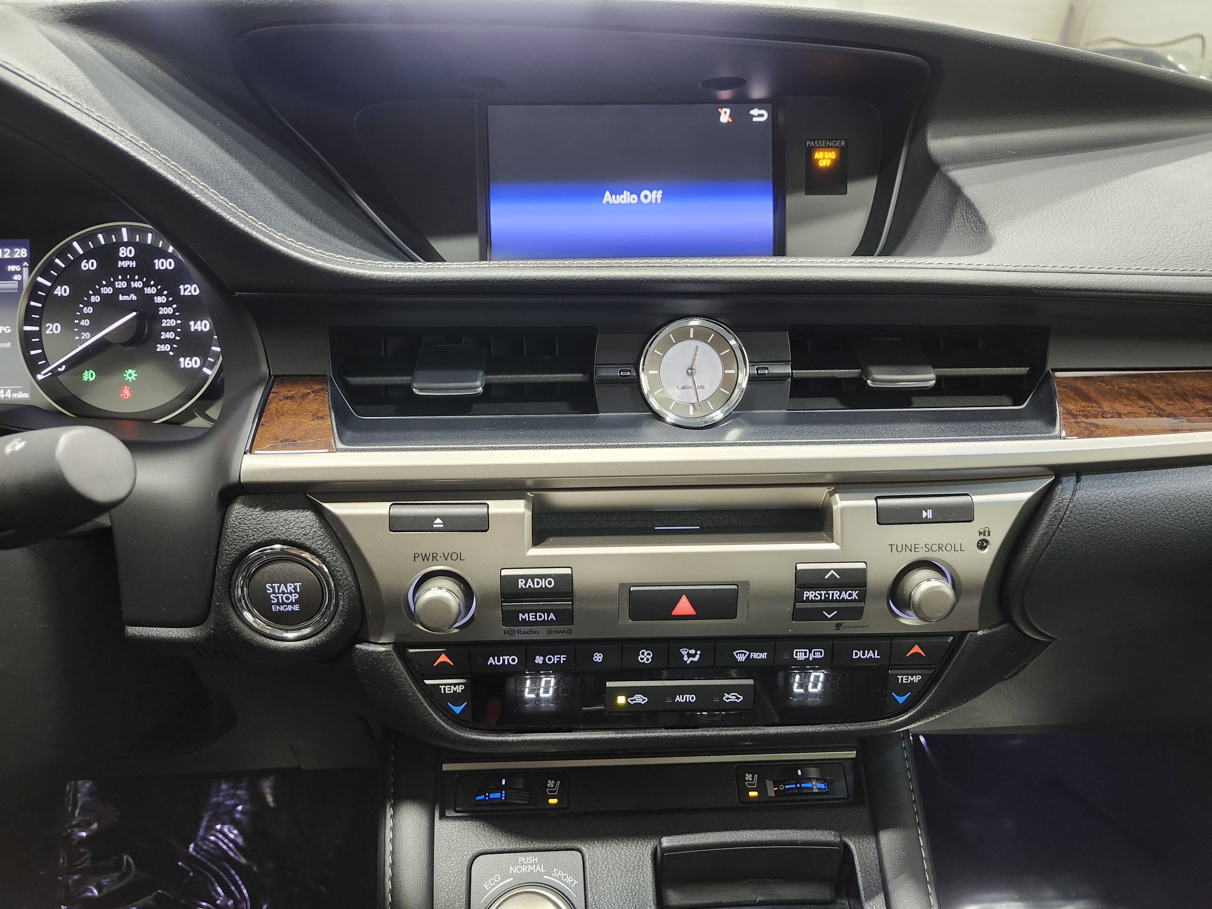 Used 2016 Lexus ES 350 w/ Premium Package w/Wood Trim image 33