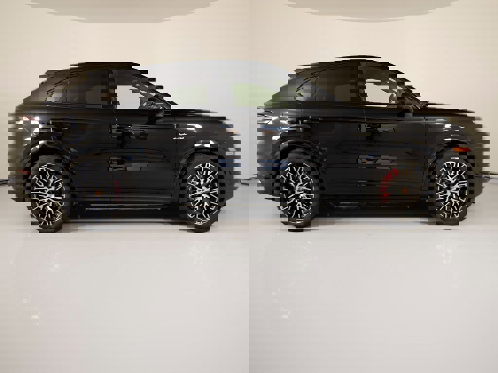 New 2026 Porsche Cayenne S image 10