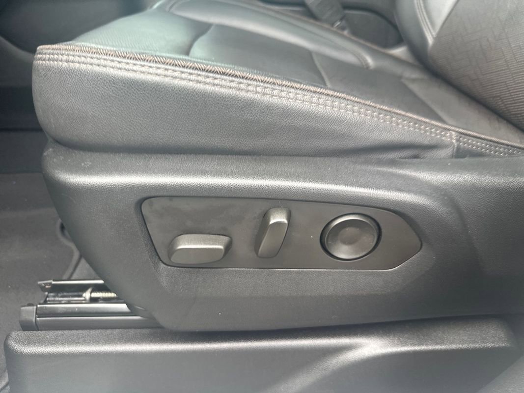 Used 2023 Chevrolet Suburban High Country w/ Premium Package 2 image 22