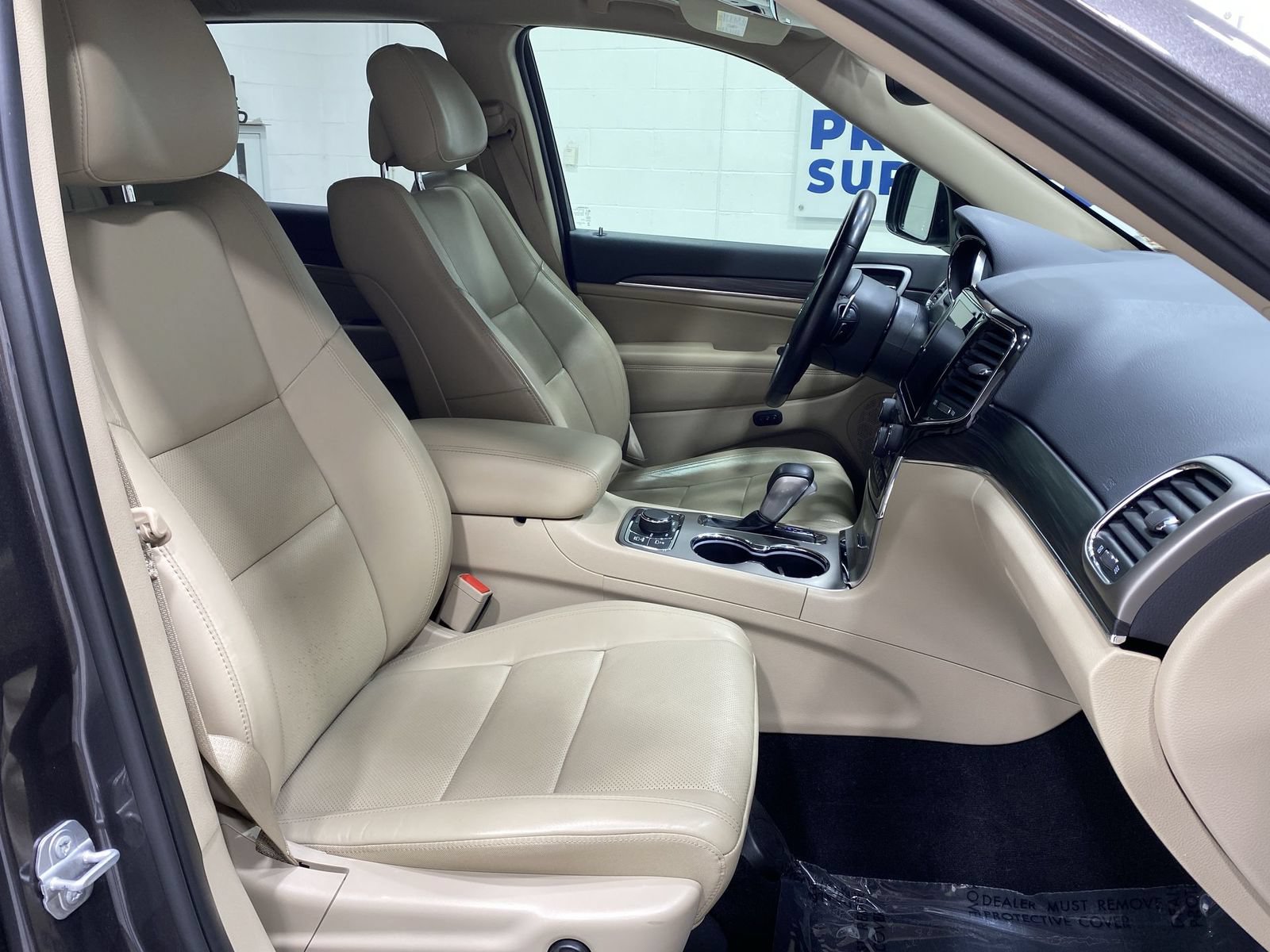 Used 2021 Jeep Grand Cherokee Limited w/ Luxury Group II AWD/4WD image 25
