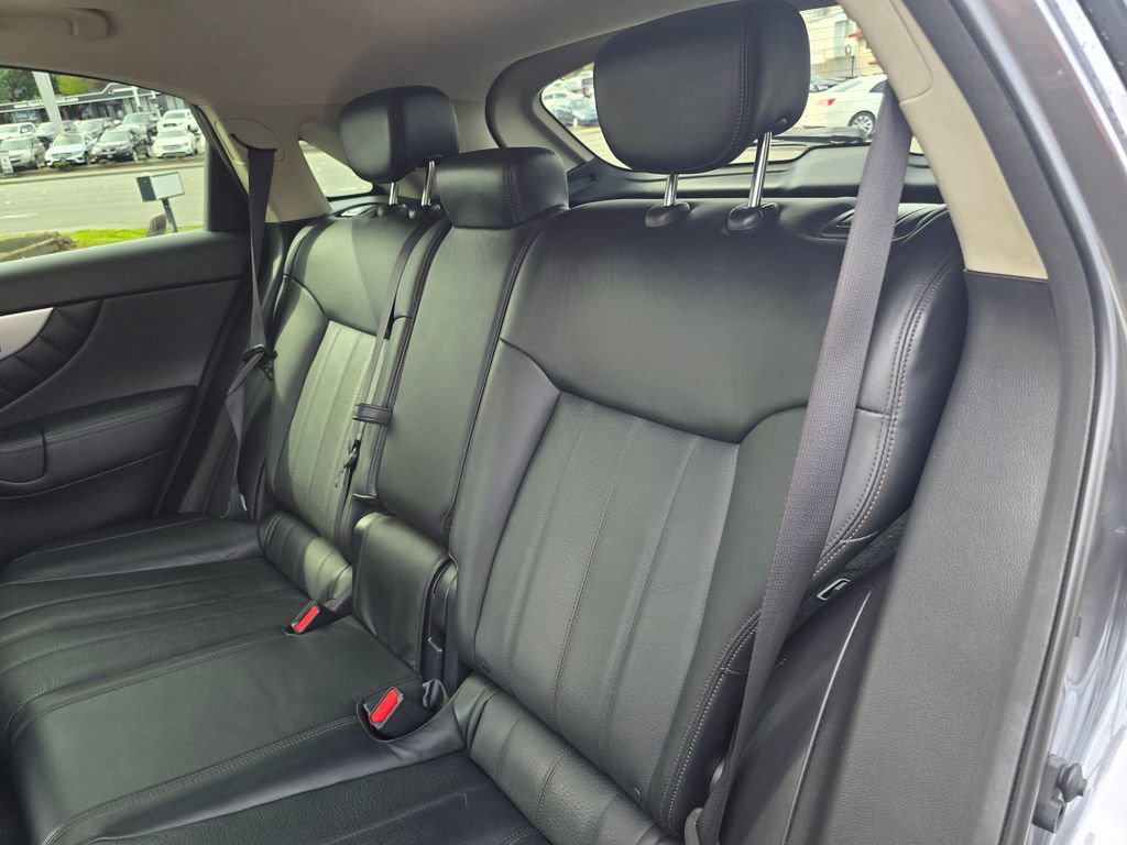 Used 2016 INFINITI QX70 2WD image 18