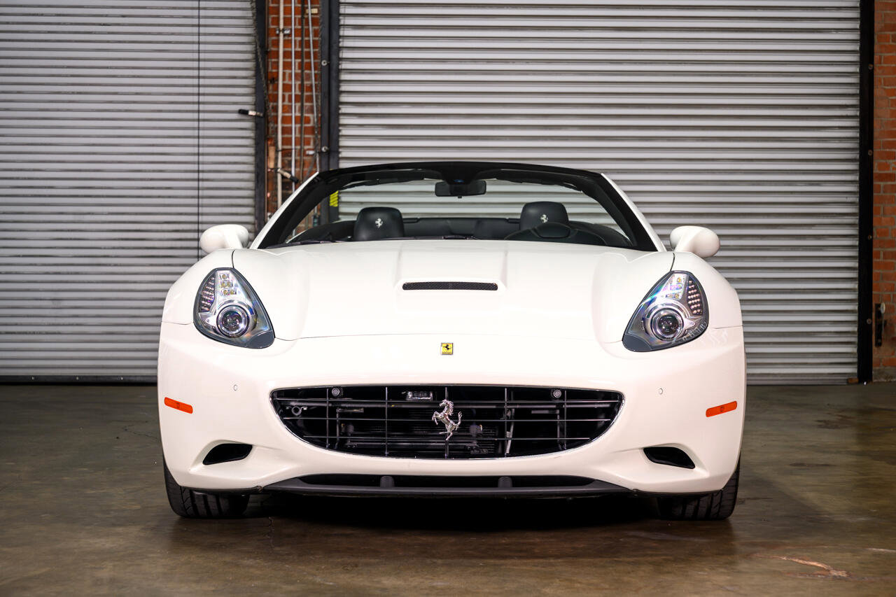 Used 2014 Ferrari California image 10