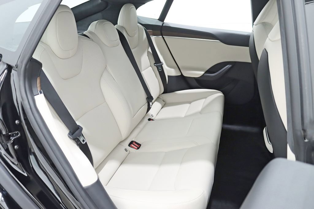 Used 2022 Tesla Model S image 31
